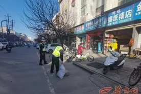 商户私占公共停车位 周至公安交警整治还“位”于民图片