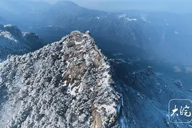 宛如童话世界！九华山景区迎来2024新年第一场雪图片