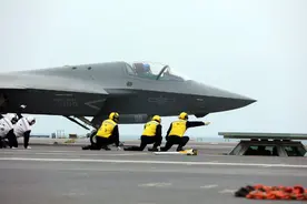 美媒震惊：电磁弹射给福建舰带来的优势，原来这么多！图片