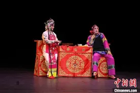 豫剧名家吴素真亮相法国阿维尼翁戏剧节图片