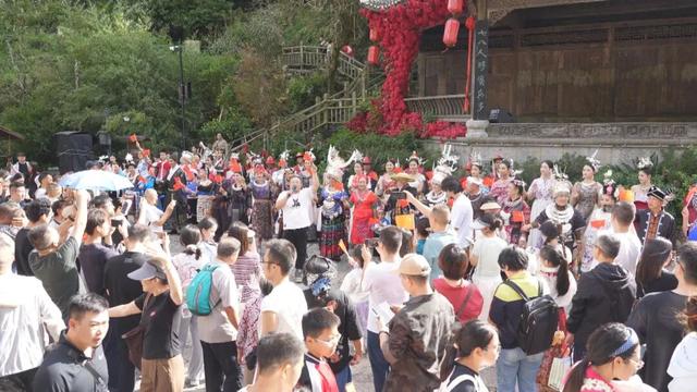 “村T”焕新、非遗剧游……到云峰屯堡，嗨玩整个假期→