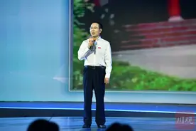 让科技之光点亮网络文明丨电子科技大学校长胡俊：国匠铸剑倚苍穹图片