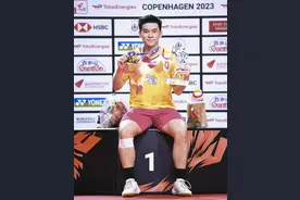 （体育）羽毛球——世锦赛：昆拉武特男单夺冠图片