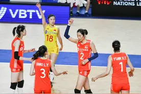 教练队友齐赞朱婷，中国女排距离奥运门票越来越近图片