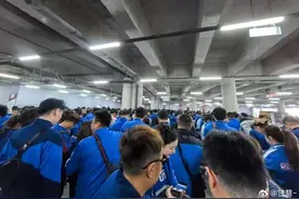 澎湃：远征球迷撬动文旅经济 3000申花球迷在大连带动千万元消费图片