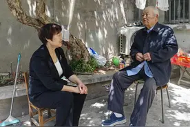 台儿庄区耄耋张应传老兵善行大爱暖台城图片