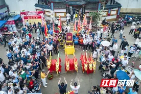 永兴：西河龙舟竞渡  村民祈福庆端午图片