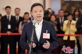 全国人大代表、小鹏汽车科技有限公司董事长何小鹏：计划2026年量产面向工业的L3级别人形机器人｜两会声音图片
