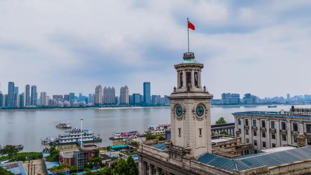 武汉，万箭齐发