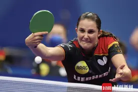 朋克粉、抹茶绿……乒乓球拍也妖娆？来看顶尖乒乓球手的时尚“密码”图片