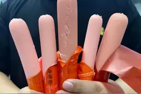 潮评丨淀粉肠塌房事件，合规守法的企业不该遭受池鱼之祸图片