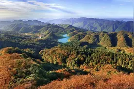 秋上宽阔水图片