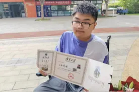 572分！银川渐冻症考生收到宁夏大学录取通知书图片