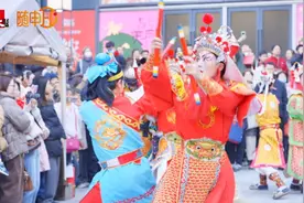 顶配年味！潮汕英歌舞首次在沪公开表演，上海人都来看闹猛了图片
