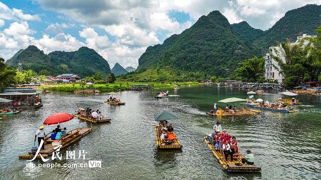 广西靖西：山水美景引客来