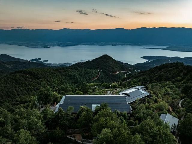 Wallpaper独家｜伙山村里一处让人“迷路”的酒店