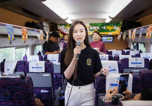 铁路+文旅创新推广青岛旅游！国铁济南局青岛站携手市南区开通“啤酒节”文旅专列