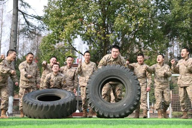 火箭军：两战士军事训练成绩不合格，评优评先资格被否决