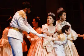 跟随英文版《真假公主》首登国内商演舞台， 女主演“安娜公主”分享音乐剧如何“点亮心路”图片