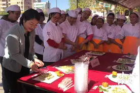 梅县区50名村民戴上厨师帽，在“家门口”学做客家菜图片