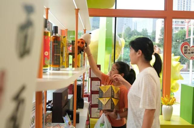 把“凉都味道”带回家 ——“凉都手伴”体验店激发文旅消费新热潮