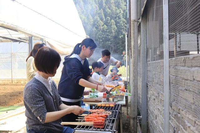 假期首日，池州大山里一下来了好多人！