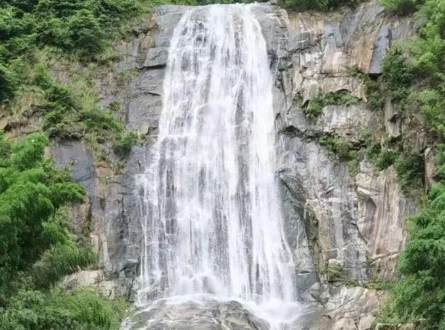 这个周末，来赣州看瀑布！