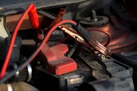 汽车不开最多能停多少天不动？修车师傅：尽量不要超过100天图片