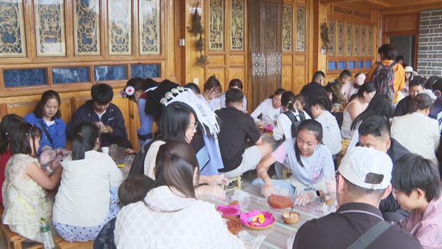 在长水村“做一天纳西人”受热捧 “非遗+文旅”激活传承新活力