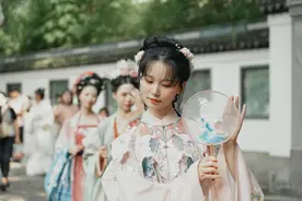 元宵节，“十二花神”将穿梭于上海古猗园的亭台楼阁间图片