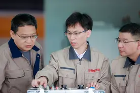 蔡甸企业家特高压细分赛道“硬核突围”获国务院津贴！图片