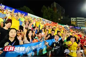 “齐齐上山睇波！”全国网媒记者纷享佛山“西甲”图片