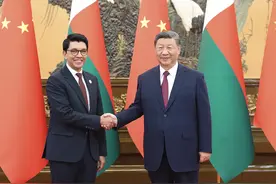 中非合作论坛｜习近平会见马达加斯加总统拉乔利纳图片