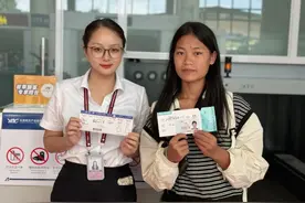 帮助更多年轻人探索更广阔的世界！云南10位学子怀揣人生第一张机票，飞向未来图片
