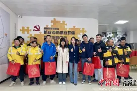 东园镇举行新春慰问活动 温暖新业态劳动者图片