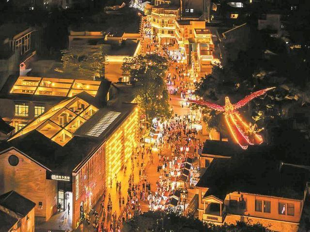 12条路线、80个热门场景、15个优秀案例，助你“解锁”广东新玩法……