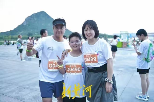 华山湖畔，欢乐集结！2025济南国际泉水节夜光欢乐跑，一大批现场照片来了