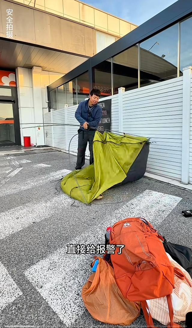 男子徒步8000公里去罗马：两年花了约20万元，磨坏19双鞋，完成走古丝绸之路梦想