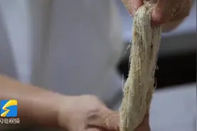 滨州常家芝麻酥糖：传承近百年的非遗美食 糖丝竞能穿针引线图片
