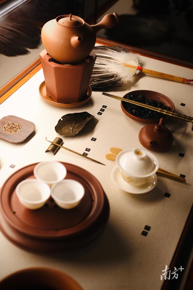 国庆期间镇海楼首开“夜游模式”，工夫茶艺术展迎八方来客