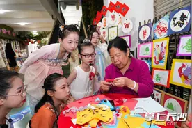 这所小学美育成果展，整个校园都成了“六一”展示大舞台图片