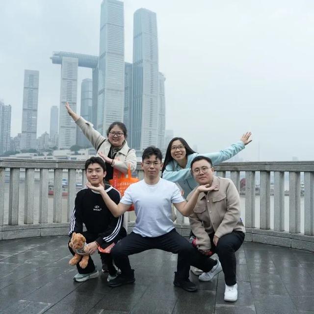 青春就要这“young”玩出“趣” | 在Citywalk中寻找同频“搭子”