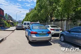 路边不是停车场 市民呼吁加强执法｜长沙晚报帮帮团图片