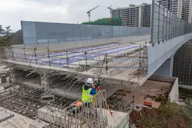重庆：总重1.4万余吨公路双桥完成上跨成渝铁路转体施工图片