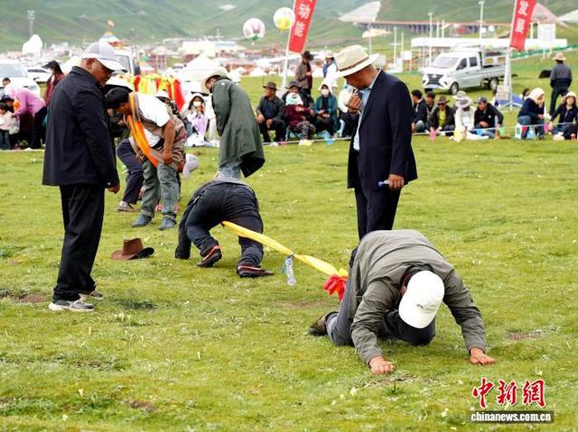 青海祁连：民众切磋生活“技艺”尽显草原风情