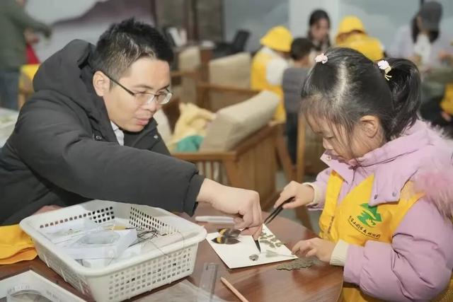 句容的外面是什么？