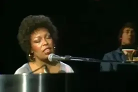 美国传奇女歌手不幸离世，曾获格莱美终身成就奖，邓丽君翻唱过她的歌图片