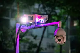 重庆南岸警方：“山城夜警”AI赋能 智慧守护城市“烟火气”图片