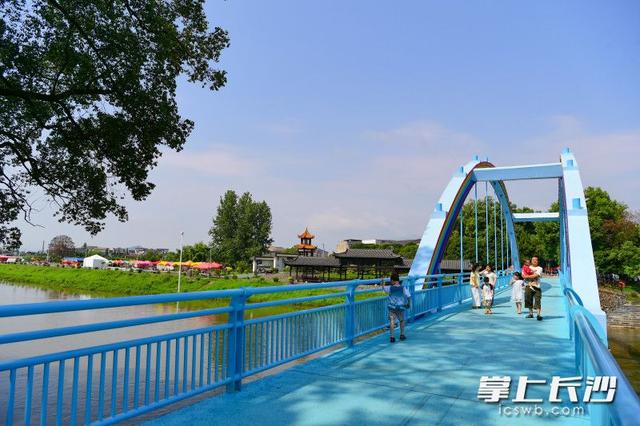 组图丨彩虹桥扮靓南川河