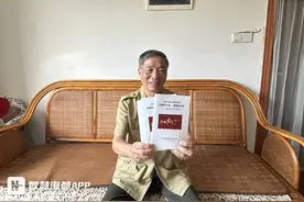 半世纪的坚守传承！福州这位老人，耗时五十年光阴书写还原父辈革命事迹图片